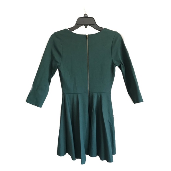 Green dress - Picture 2 of 3